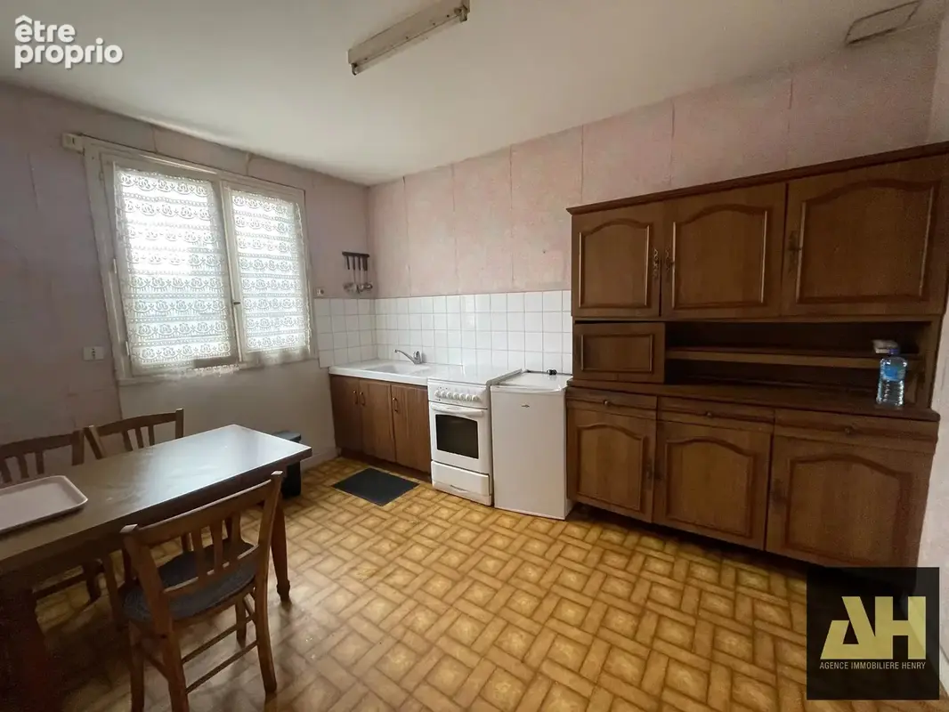 Maison - guilers prox. bourg - beau potentiel - 2 chambres - sous-sol complet - jardin clos - photo 4