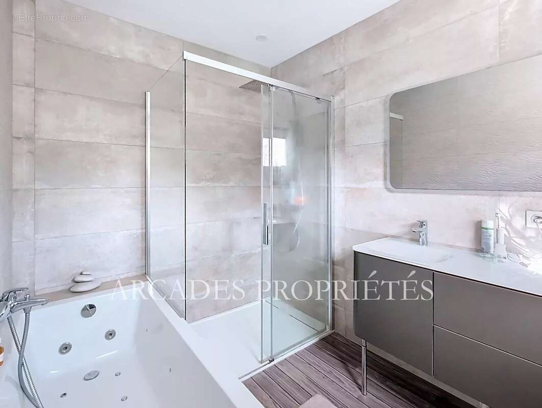 Maison à SAINT-SULPICE-ET-CAMEYRAC