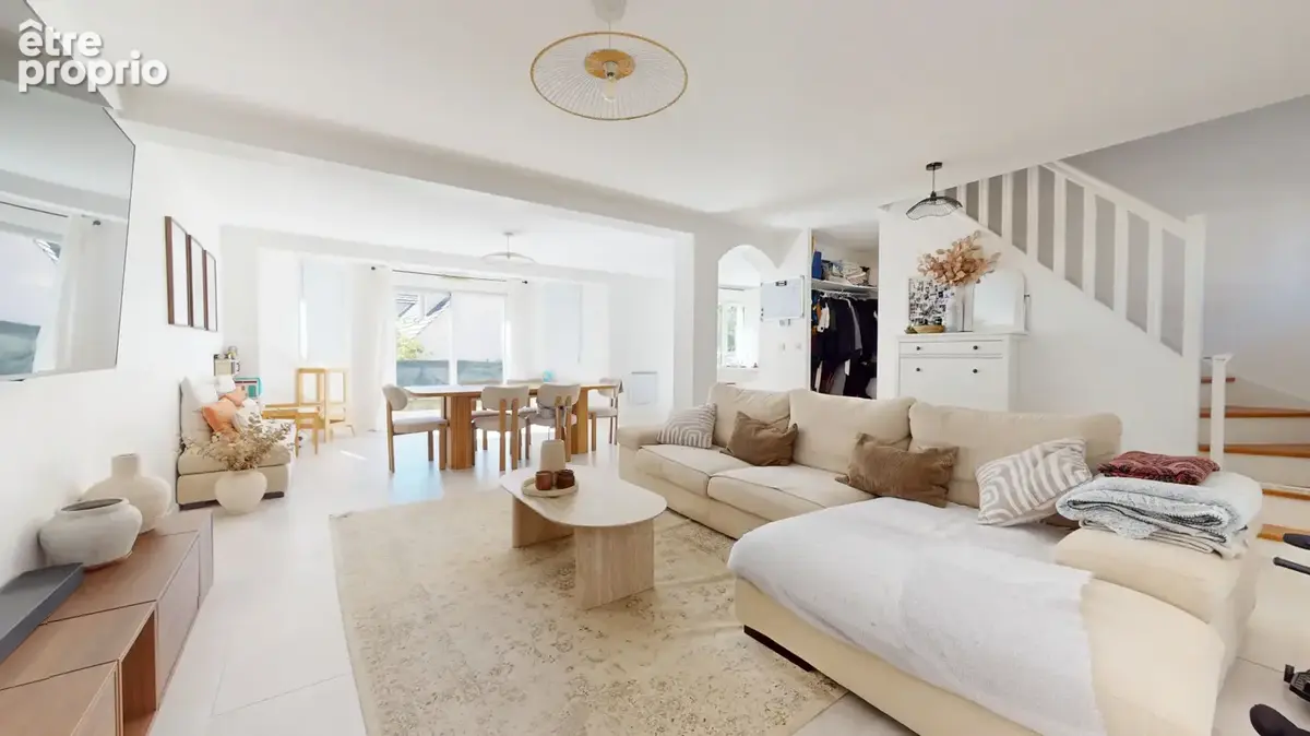 Maison individuelle familiale dans un quartier pavillonnaire, 4 chambres, confort de plain pied et sous-sol - photo 2