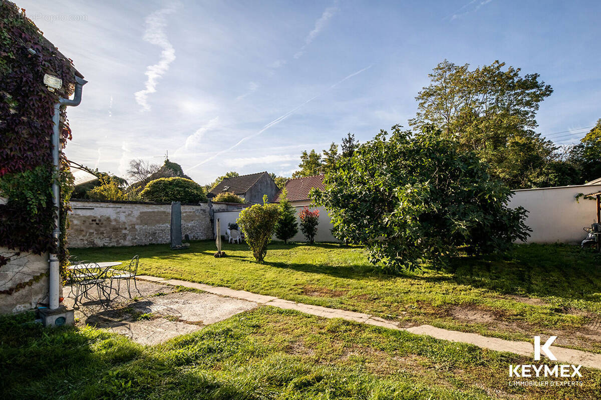 Maison à SAINT-OUEN-L'AUMONE