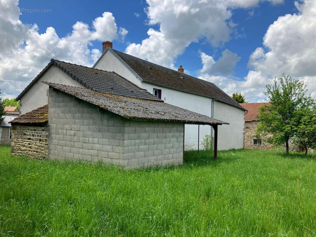 Maison à SAINT-MARCEL-EN-MARCILLAT