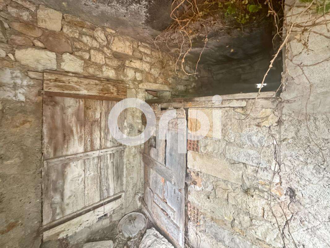 Maison à GROSPIERRES