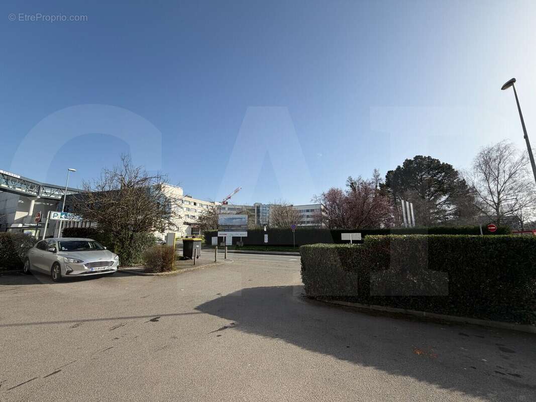 Commerce à CESSON-SEVIGNE
