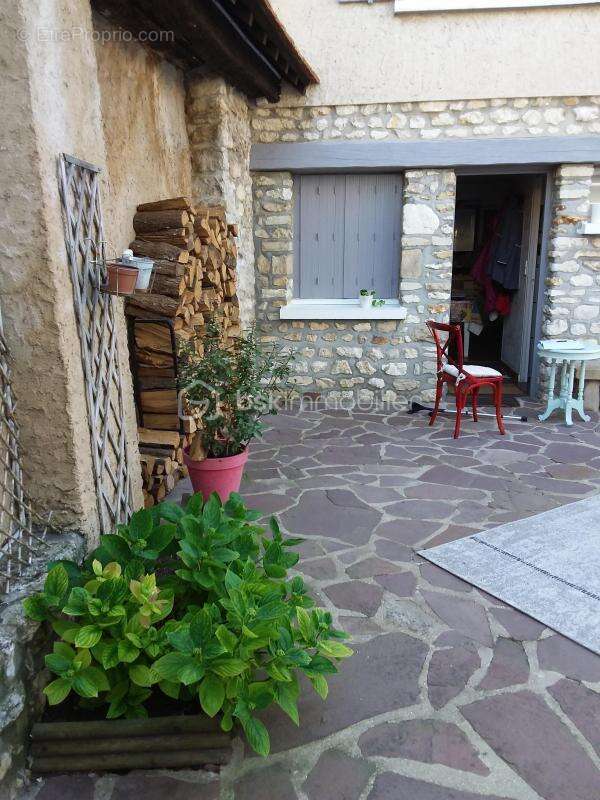 Maison à DAMMARTIN-EN-SERVE