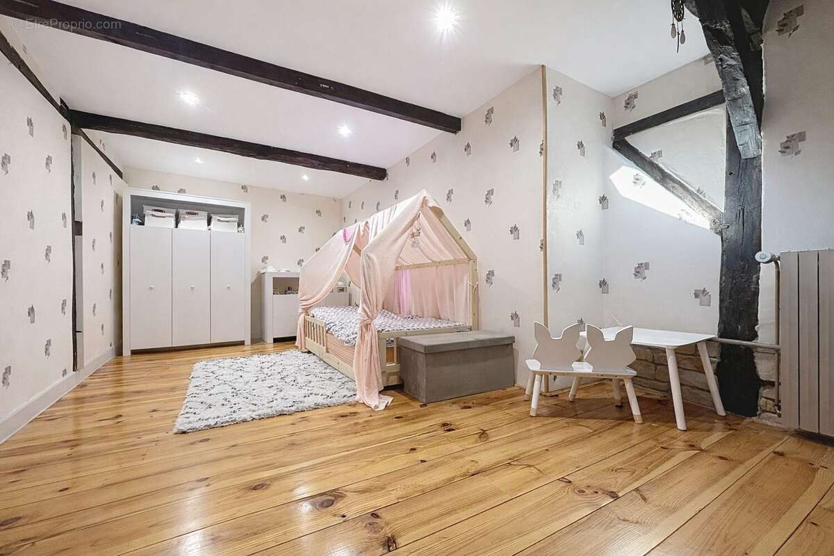 Maison à ADELANS-ET-LE-VAL-DE-BITHAINE