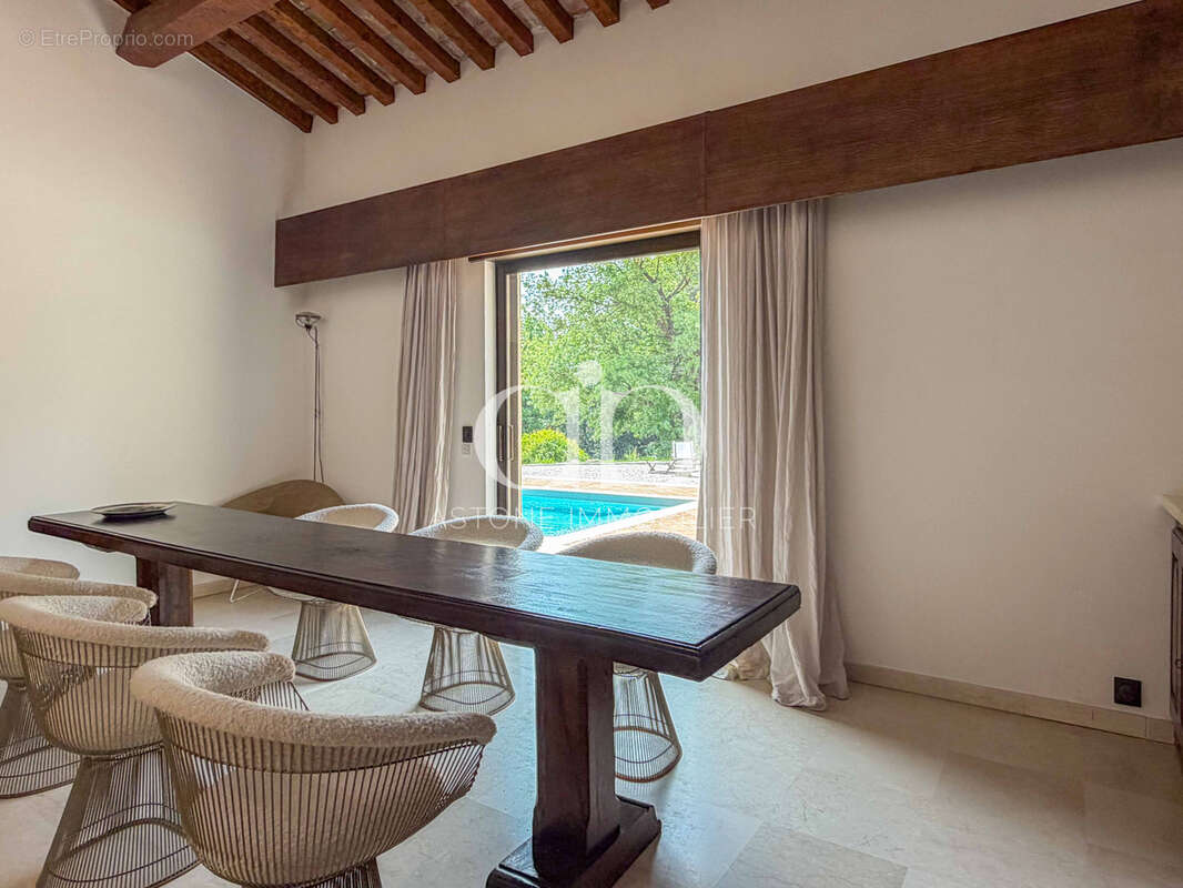 Maison à SAINT-MAXIMIN-LA-SAINTE-BAUME
