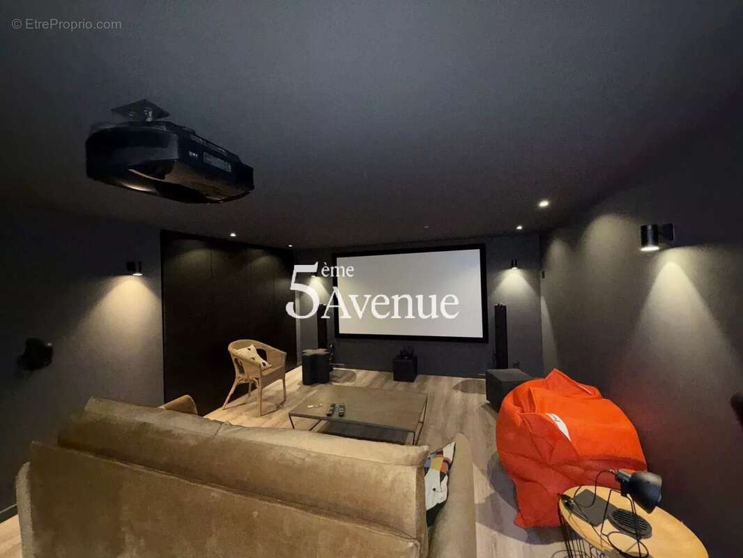 Maison à SAINT-MAUR-DES-FOSSES