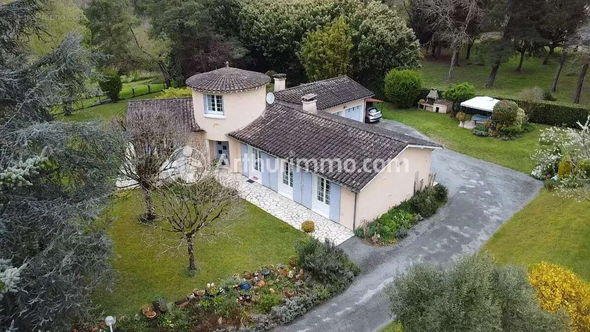 Maison à SAINT-ASTIER