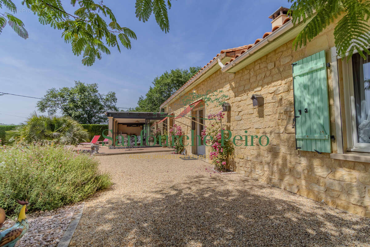 Maison à SAINT-CYBRANET