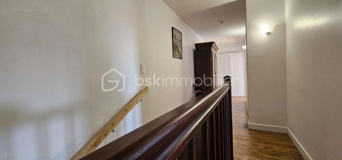*** Maison de ville de 120 m² – 3 Chambres -  Centre historique de CUSSET avec garage*** - photo 12