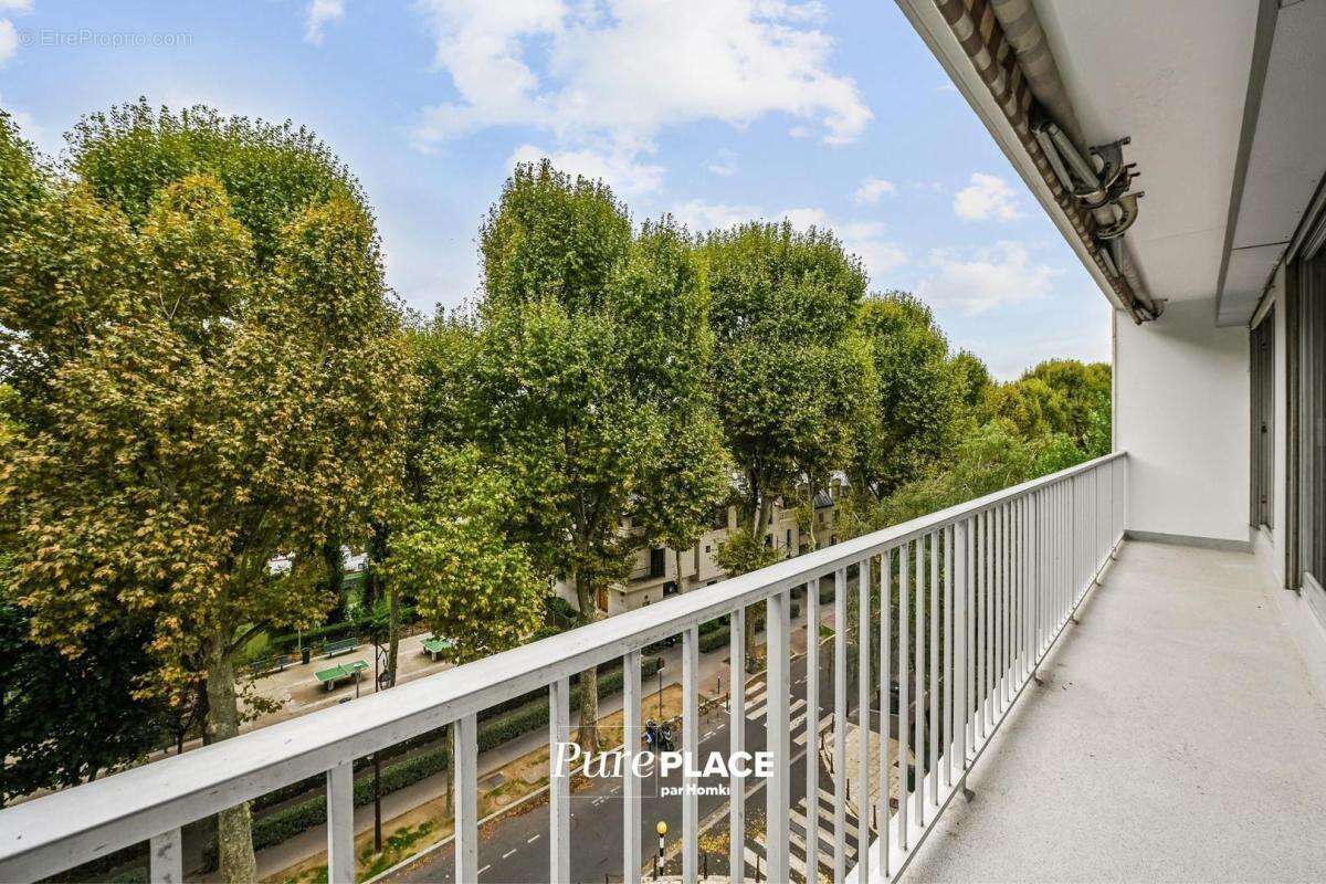 Appartement à NEUILLY-SUR-SEINE