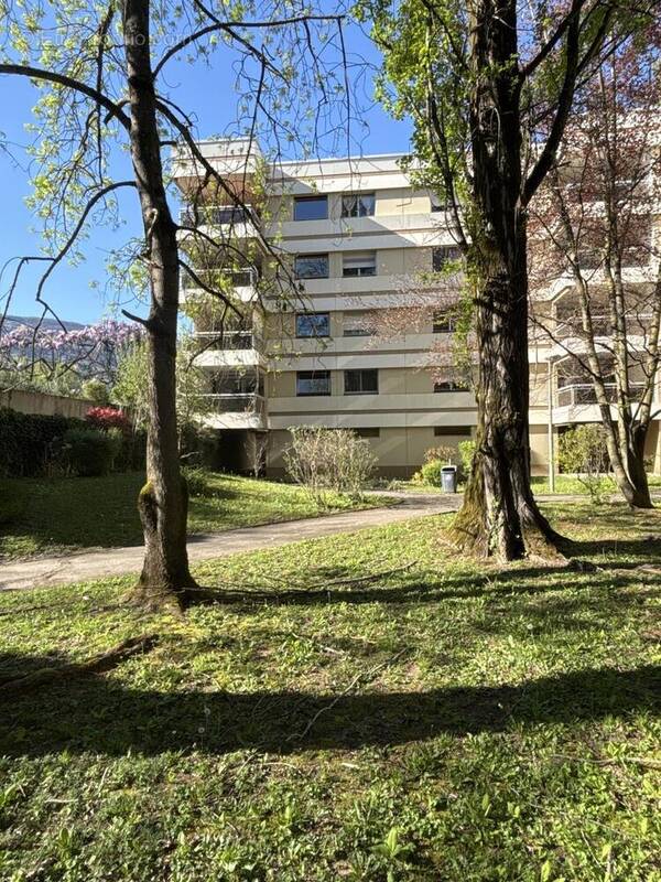 Appartement à MEYLAN