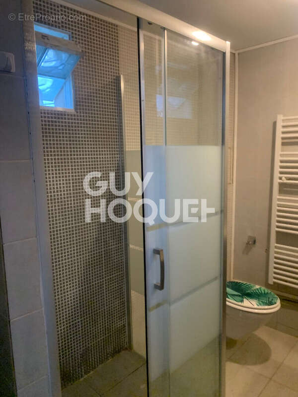 Appartement à LES LILAS