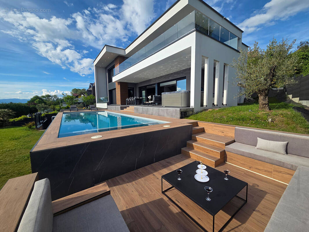 Maison à CRANVES-SALES
