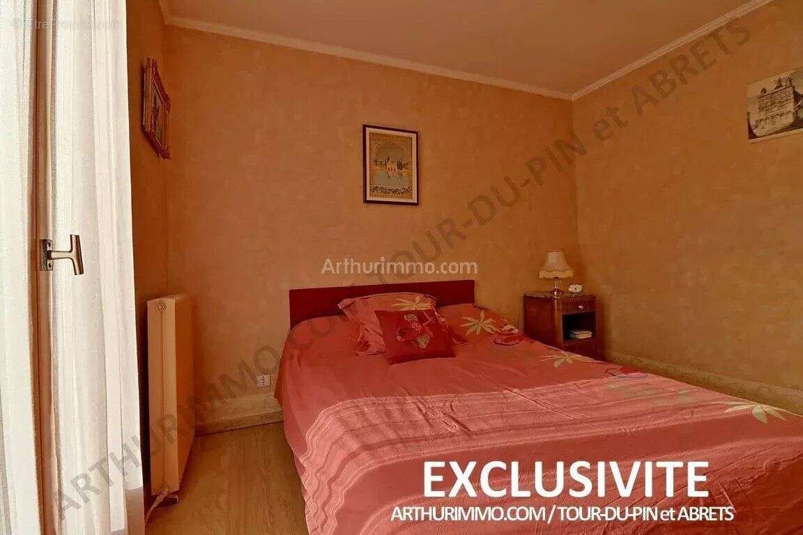 Maison à LA TOUR-DU-PIN