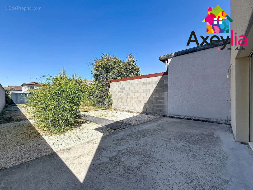 A vendre - feurs -  maison individuelle avec terrain et grand espace de vie - photo 4