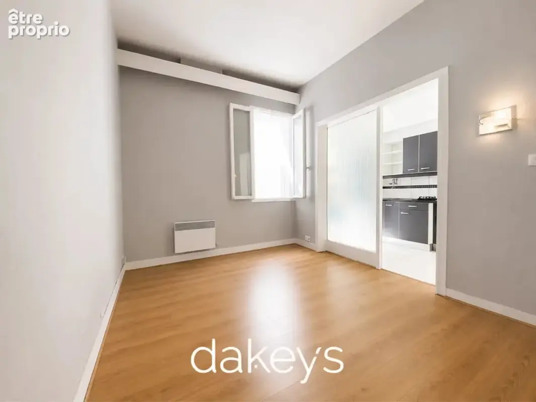 A vendre Marseille 13006 Castellane Studio Loué 25m2 RDC avec extérieur - photo 2