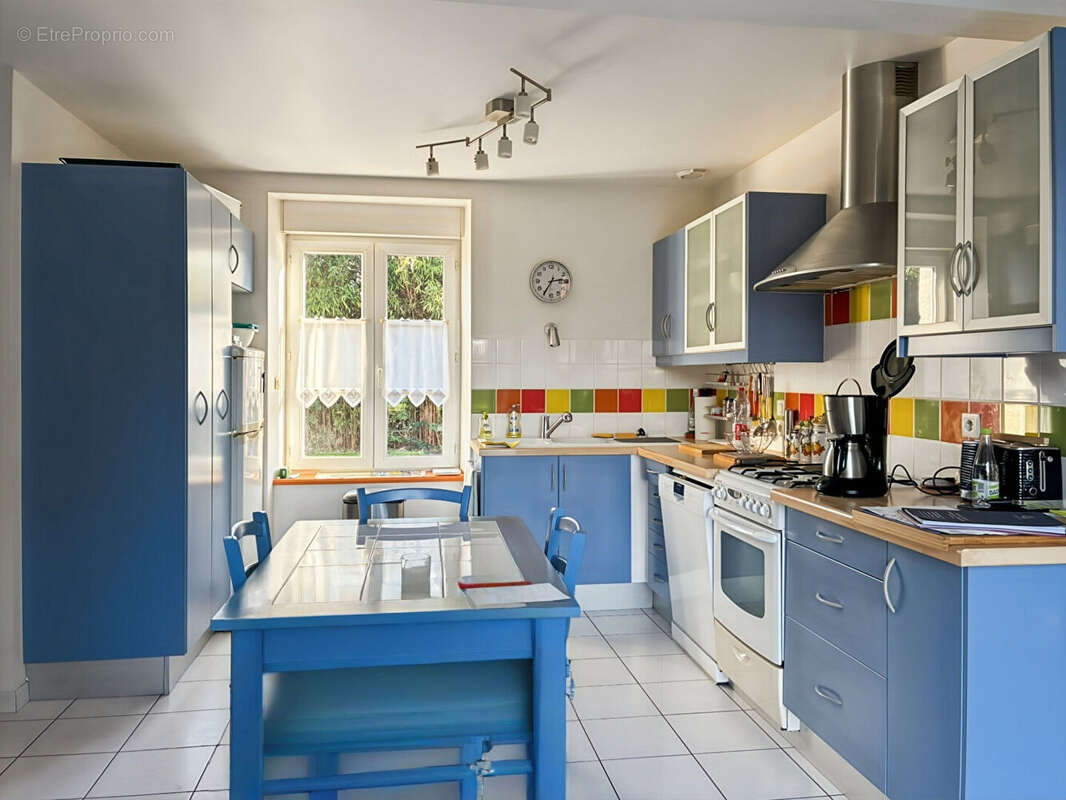 Maison à MEZIERES-SUR-COUESNON