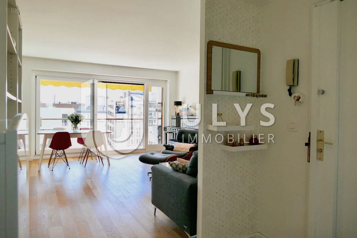 Appartement à PARIS-14E