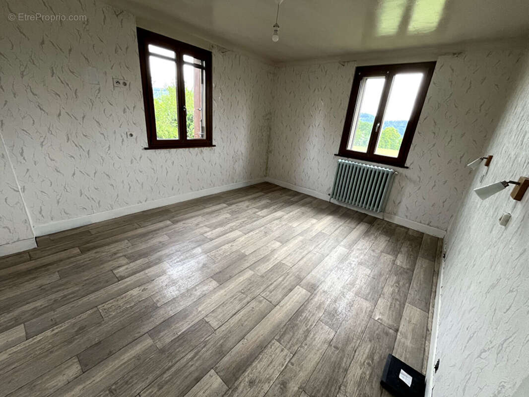Maison de 316,95 m2 9 pieces sur 5.52 ares 149000 euros - photo 9