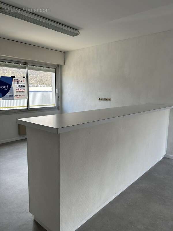 Commerce 118 m² à Privas  - photo 4