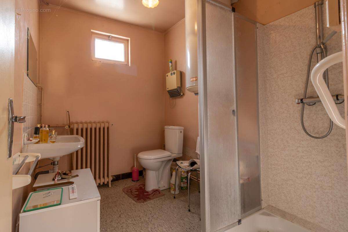 Maison à SAINT-CHRISTOPHE-EN-BAZELLE