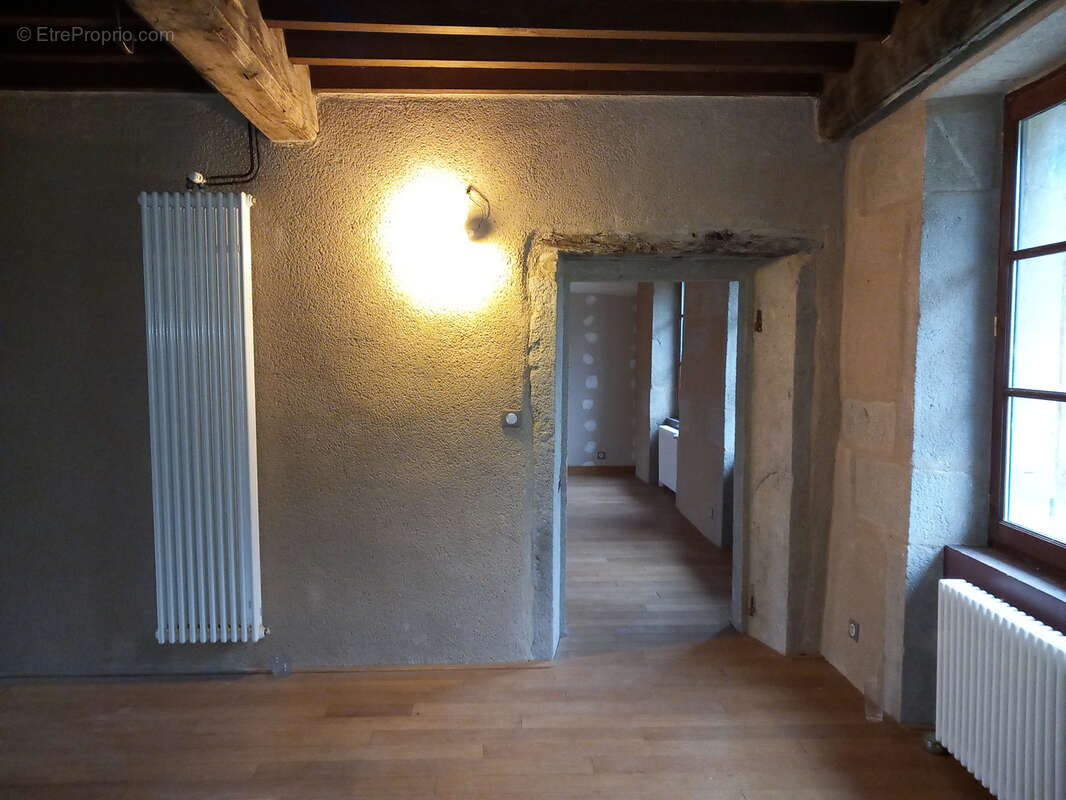 Maison à SAINT-PIERRE-BELLEVUE