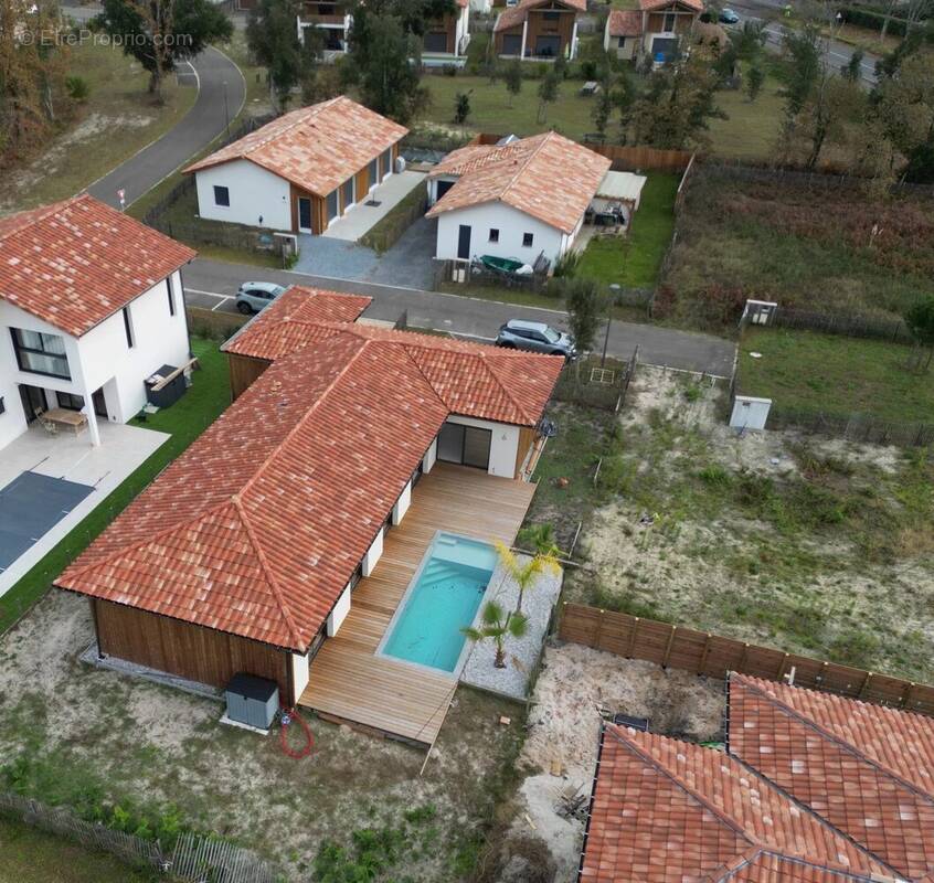 Maison à MOLIETS-ET-MAA