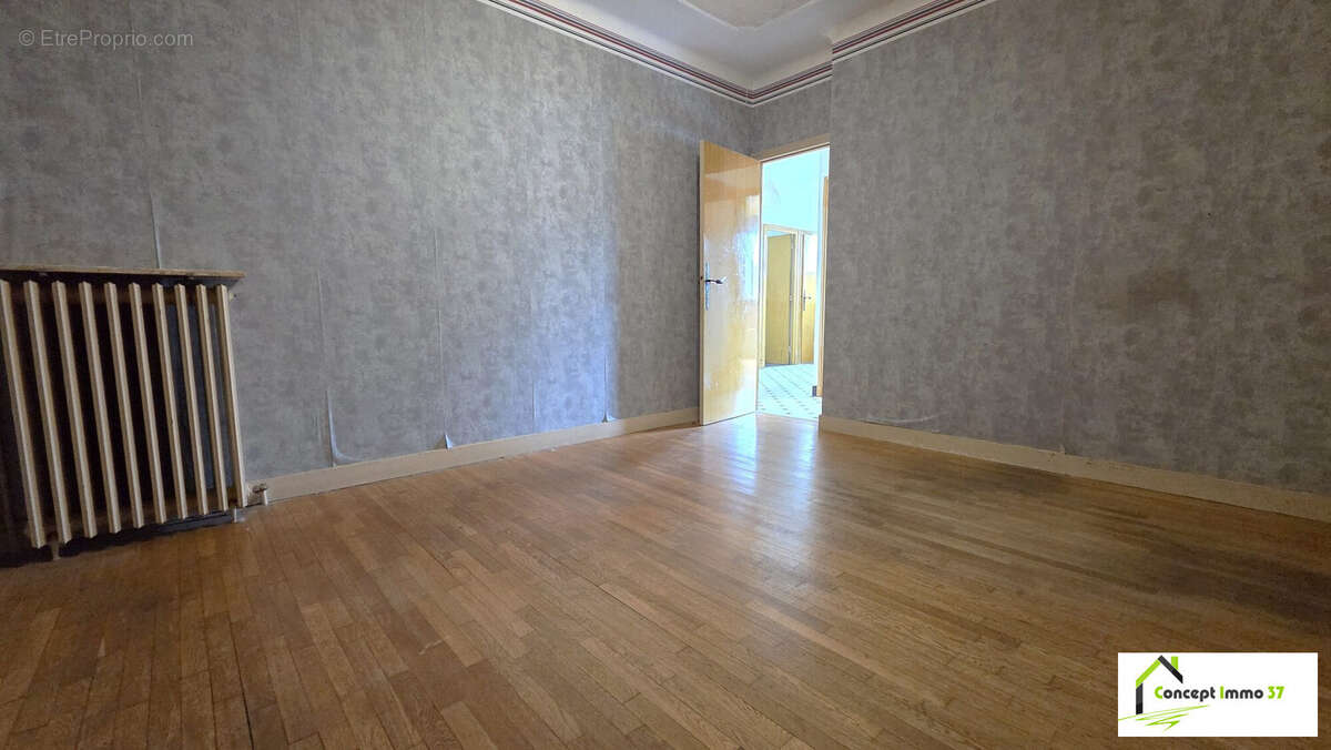 Maison 103 m² à La Ville-Aux-Dames  - photo 6