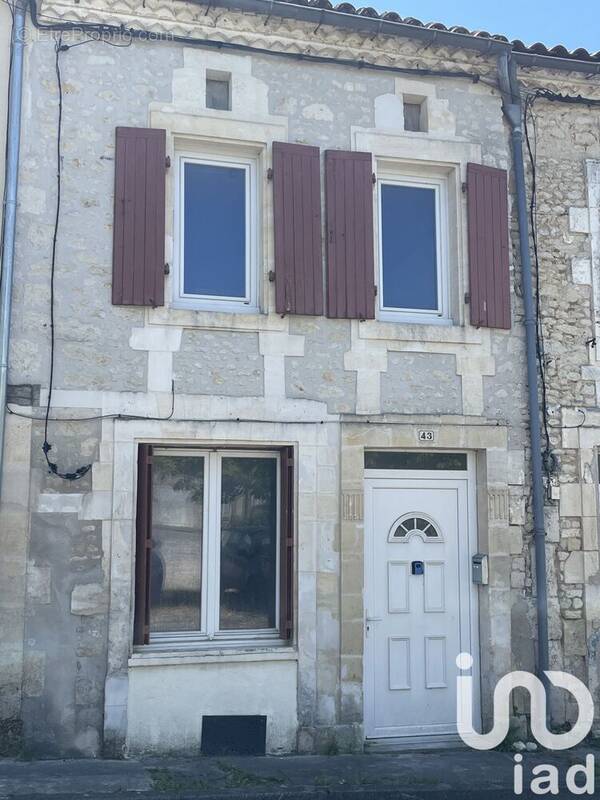 Photo 1 - Maison à BAIGNES-SAINTE-RADEGONDE