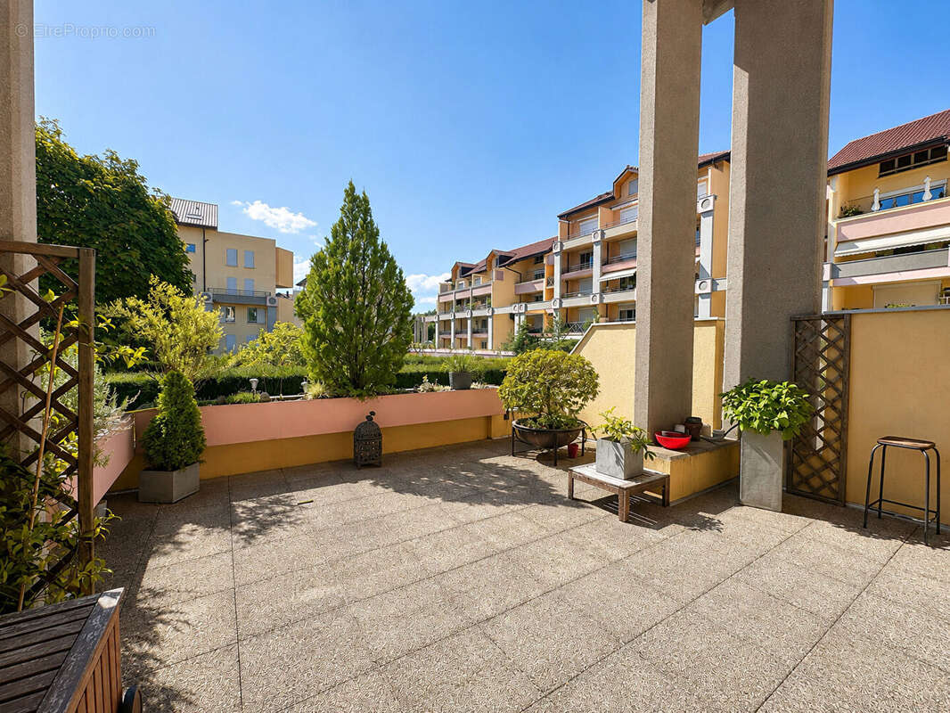 Vaste t2 de 86 m² avec terrasse, garage et cave, proche frontière suisse, copropriété haut de gamme avec piscine et tennis - photo 6