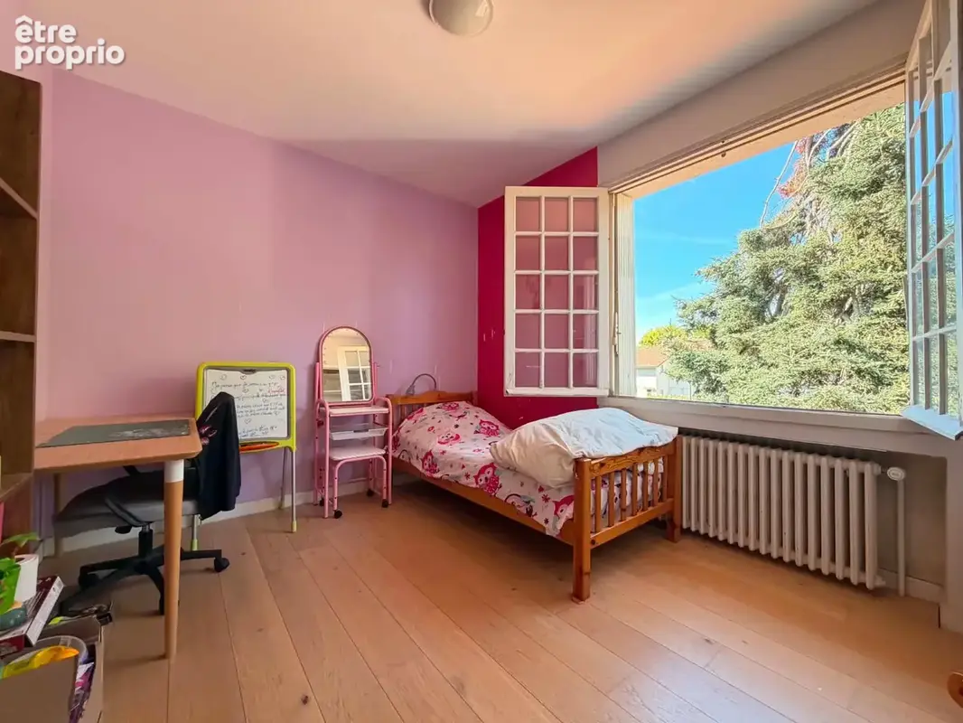 Maison 158 m², terrasse exposee sud, terrain clos de 593 m², 4 chambres, garage, cave, pompe a chaleur, panneaux solaires, charp - photo 6