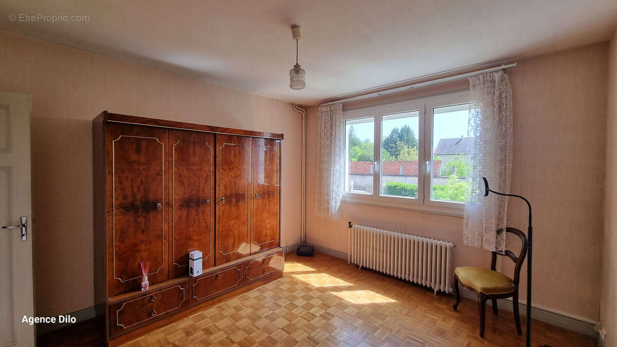 Maison à CHENY