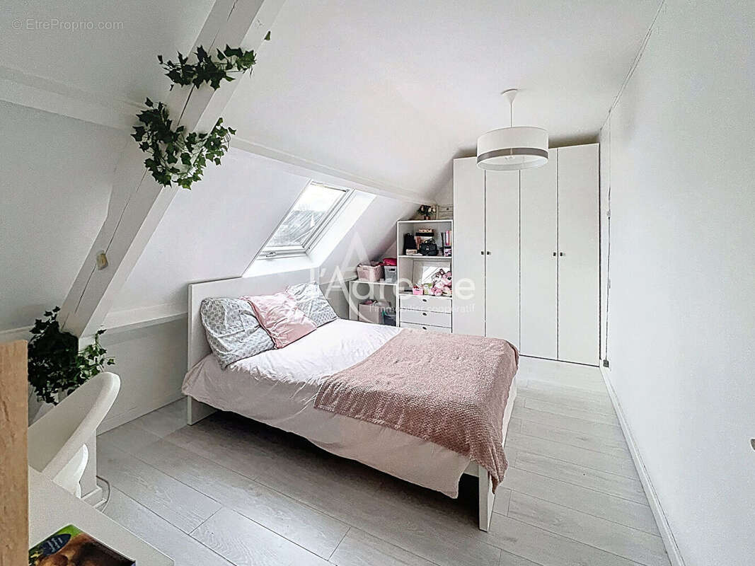 Maison Chelles  MONTCHALATS 8 pièce(s) - photo 9