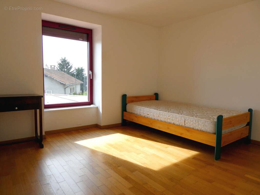 Maison à SAINT-LAURENT-DE-CHAMOUSSET