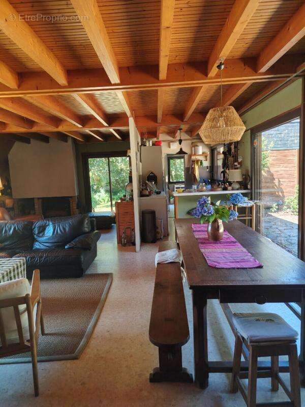 A 20kms des villes de QUIMPERLE et LORIENT, Maison de 134m2  - (160m2 au sol)  - sur environ 2,8 hectares ! - photo 4