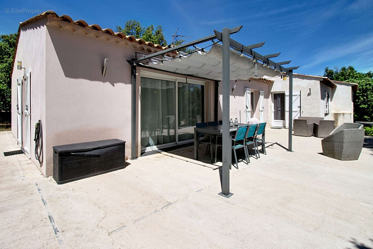 Maison à AMPUS