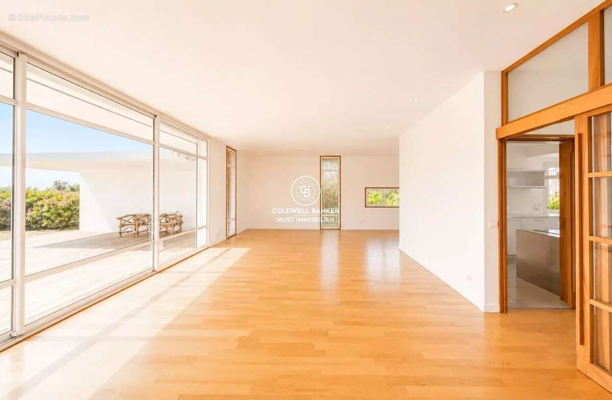 Plain pied 1600m² de parcelle - photo 6