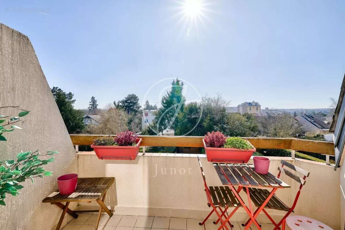 Appartement à GARCHES