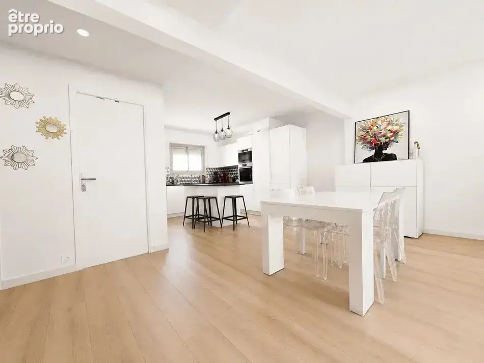 Poêtes / Gorbella Beau et grand  3 pièces rénové en étage élevé - photo 2