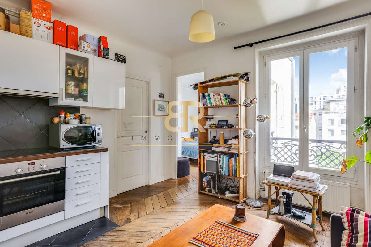 Appartement à PARIS-14E