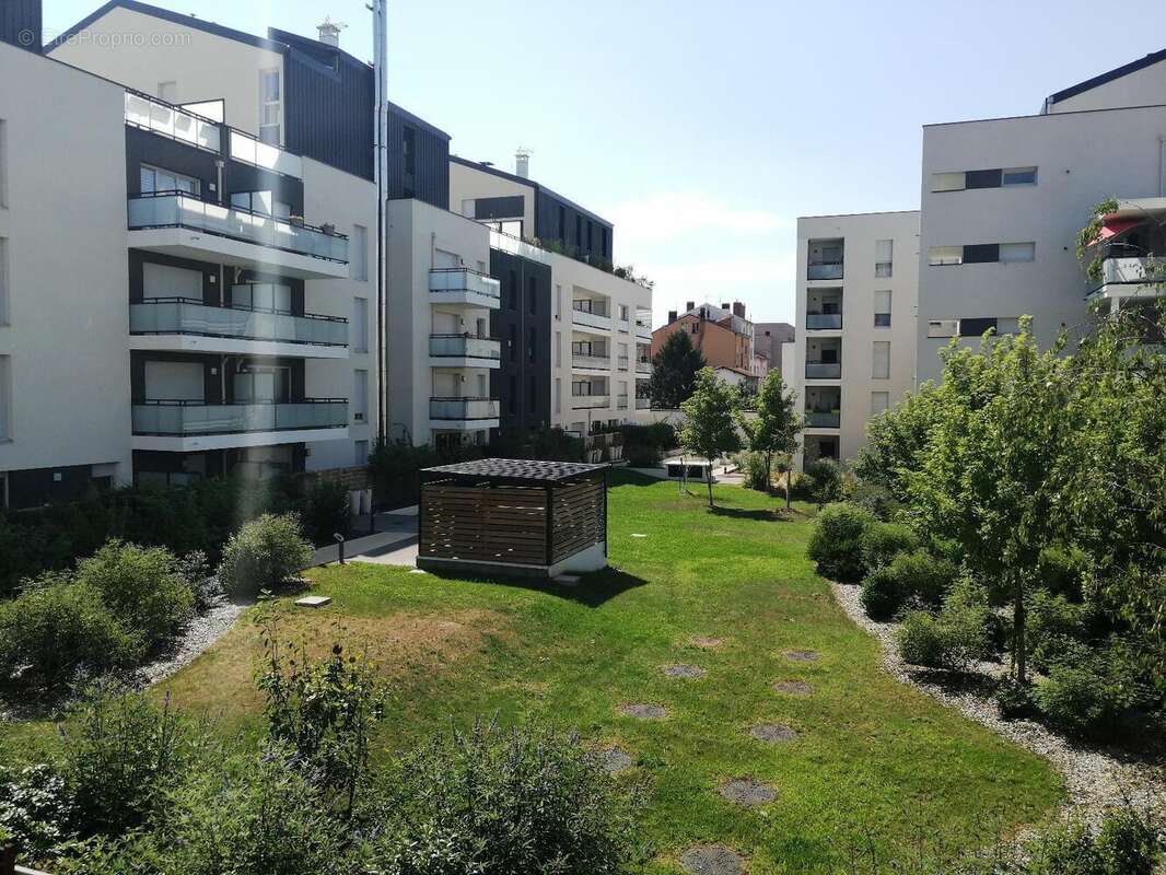   - Appartement à LYON-7E