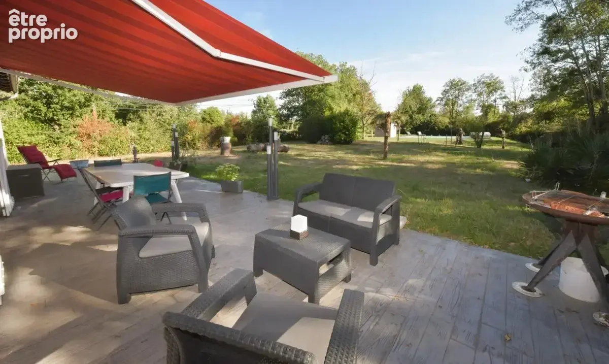 Très belle maison plain pied rénovée sur terrain 3400m² en bordure de golf - photo 3