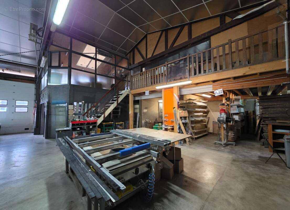 Autre à OUROUX-SUR-SAONE