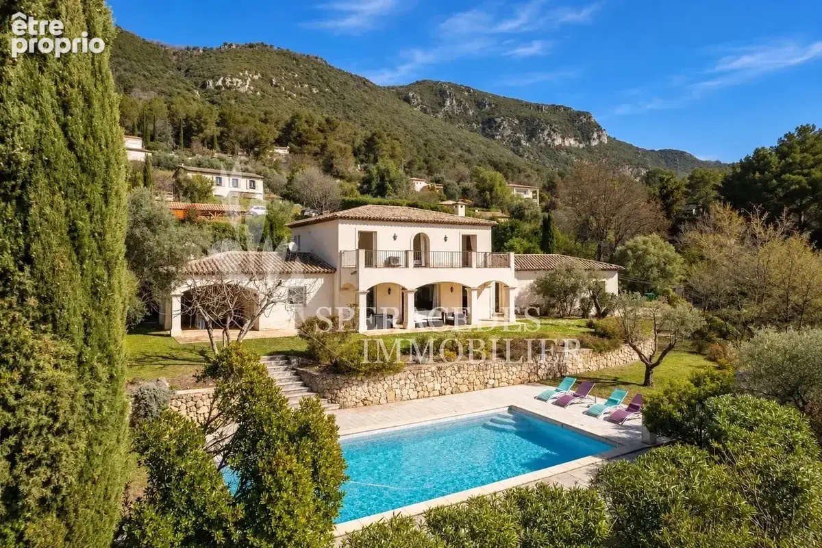 Maison à TOURRETTES-SUR-LOUP