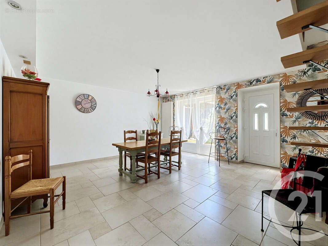 Maison à LES COTES-D'AREY