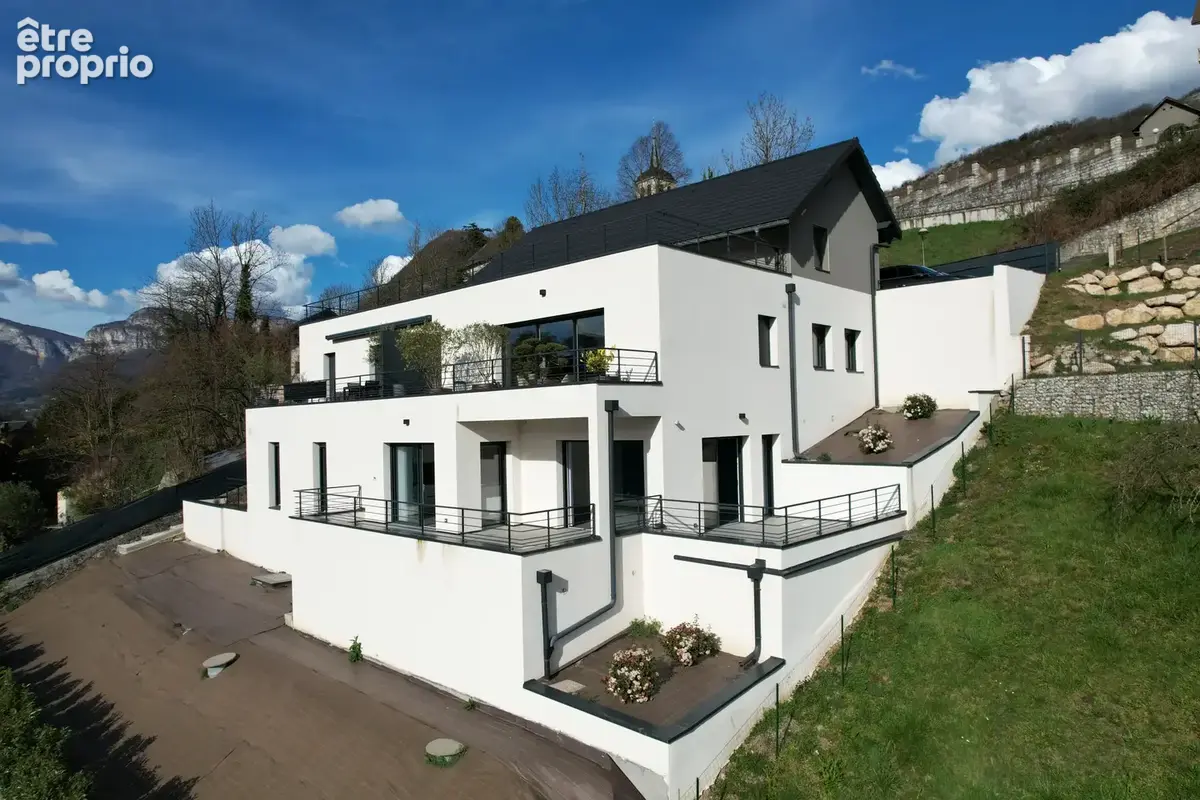 St Jeoire Prieuré - T4 de standing de 135m2 - Toiture terrasse de 170m2 en attique - garage - parking - photo 15