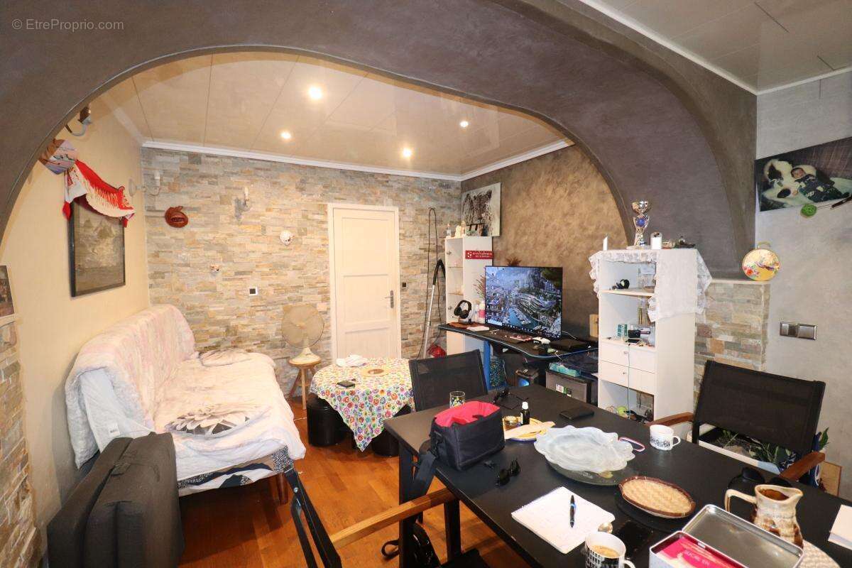 Appartement à L'ESCARENE