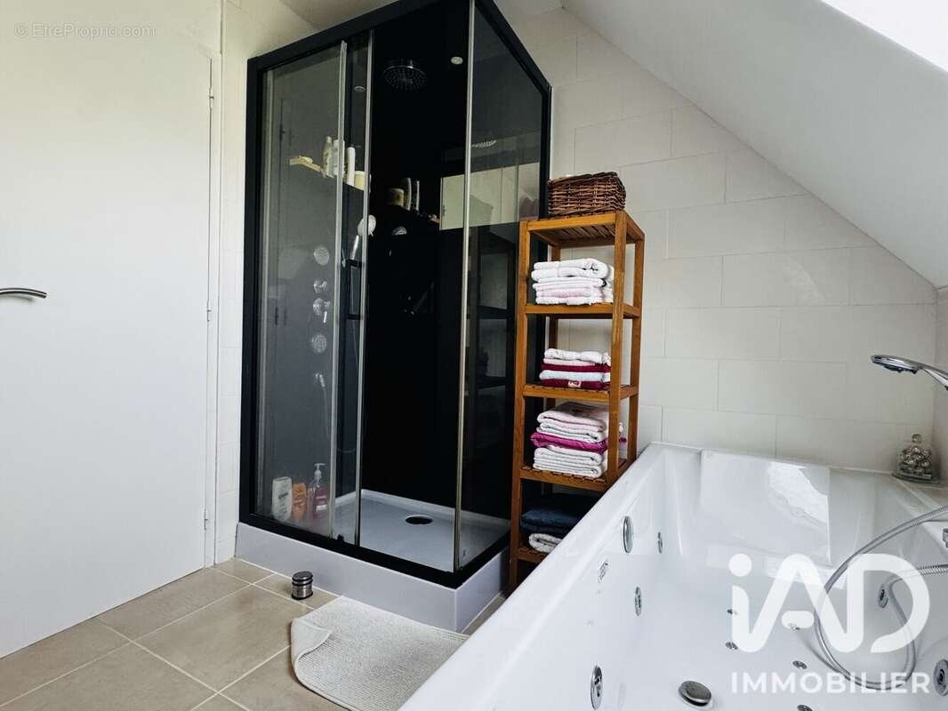 Maison 102 m² à Agneaux  - photo 8