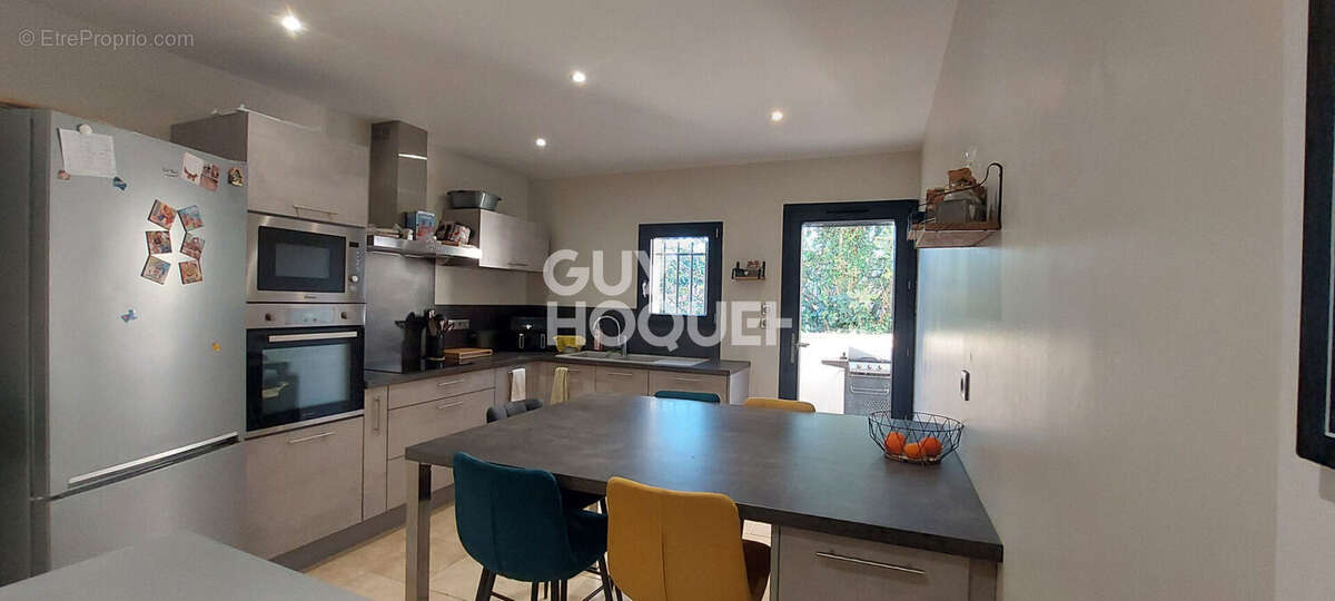 Maison à L&#039;ISLE-SUR-LA-SORGUE